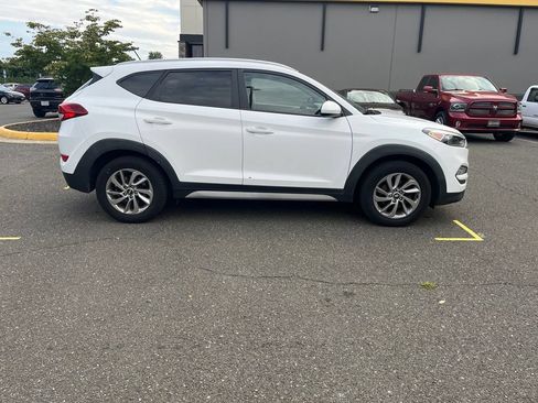 Used 2017 Hyundai Tucson SE w/ SE Popular Package 02 AWD/4WD image 8