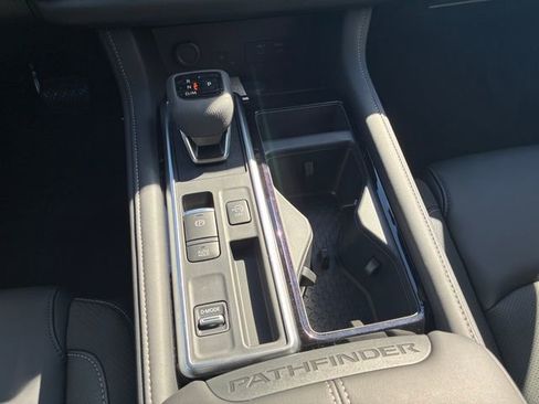 New 2026 Nissan Pathfinder SL w/ SL Premium Package FWD image 18