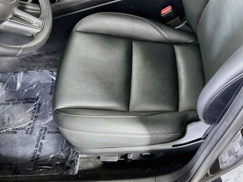 Used 2023 MAZDA MAZDA3 s FWD image 18