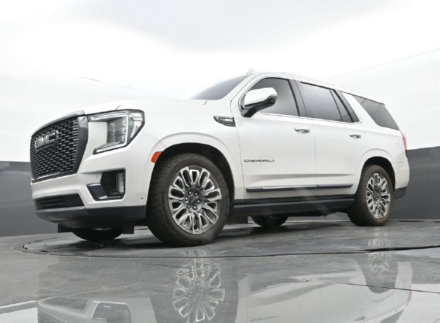 Used 2023 GMC Yukon Denali Ultimate AWD/4WD image 12