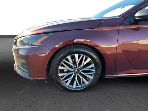 Used 2024 Nissan Altima 2.5 SV image 13