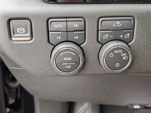 New 2026 Chevrolet Silverado 1500 LT w/ Z71 Off-Road Package image 17