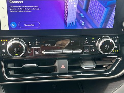 Used 2023 Toyota Highlander Limited image 16