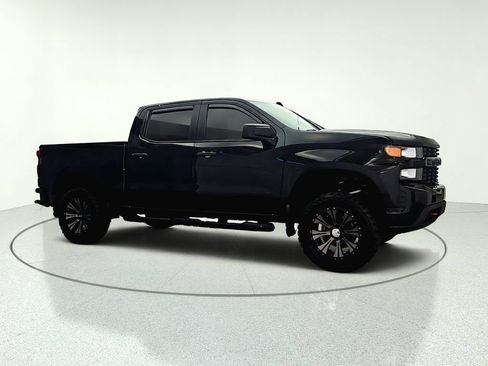 Used 2021 Chevrolet Silverado 1500 Custom Trail Boss w/ Midnight Edition AWD/4WD image 2