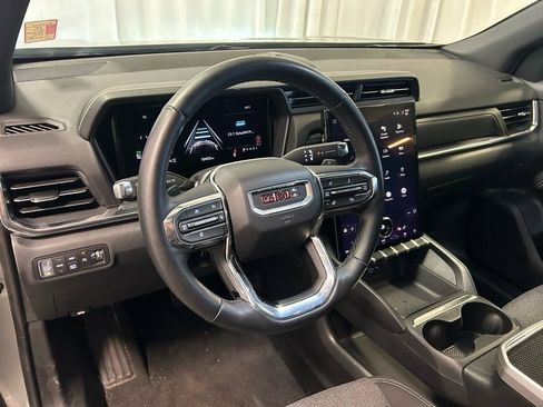 Used 2025 GMC Terrain Elevation image 2