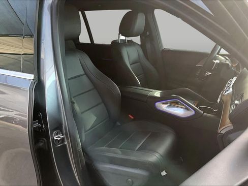 Used 2024 Mercedes-Benz GLS 450 4MATIC image 9