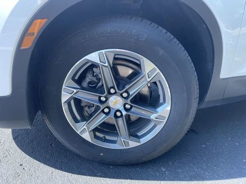 Used 2025 Chevrolet Blazer LT image 32