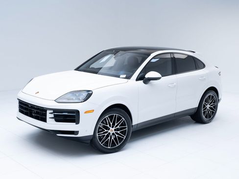 Certified 2025 Porsche Cayenne Coupe image 1
