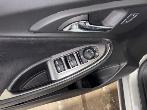 Used 2019 Chevrolet Malibu LT FWD image 10