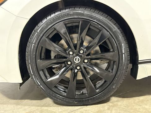 Used 2019 Nissan Maxima SR w/ Premium Package FWD image 28