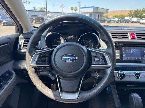 Used 2019 Subaru Outback 2.5i AWD/4WD image 11