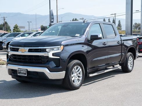 Used 2024 Chevrolet Silverado 1500 LT AWD/4WD image 8