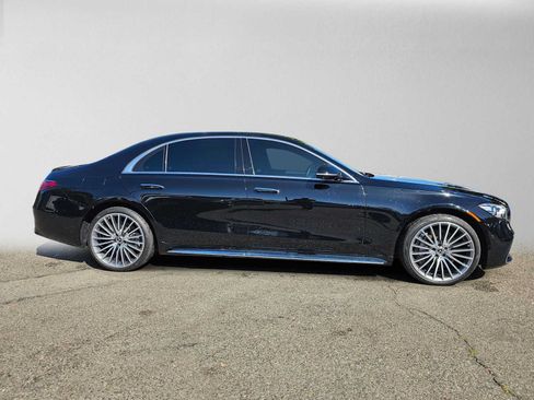 Used 2023 Mercedes-Benz S 500 4MATIC image 2