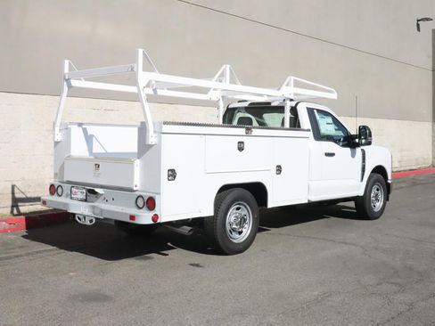 Used 2024 Ford F350 XL w/ XL Chrome Package image 4