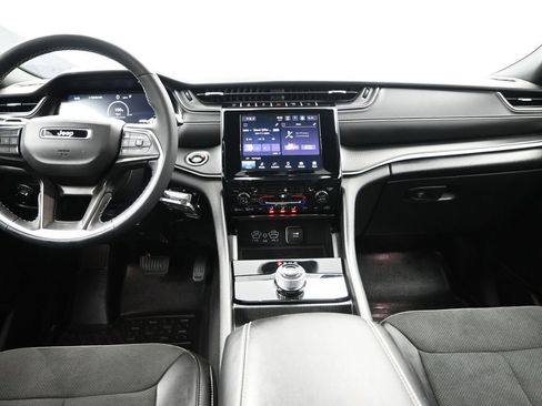 Used 2025 Jeep Grand Cherokee L Altitude AWD/4WD image 32