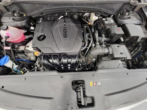 Used 2025 Kia Sportage LX image 8