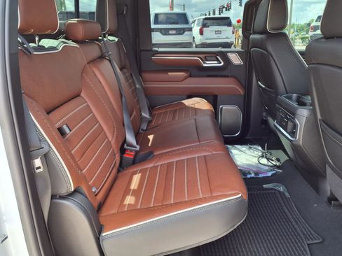 Used 2025 GMC Sierra 2500 Denali Ultimate AWD/4WD image 14