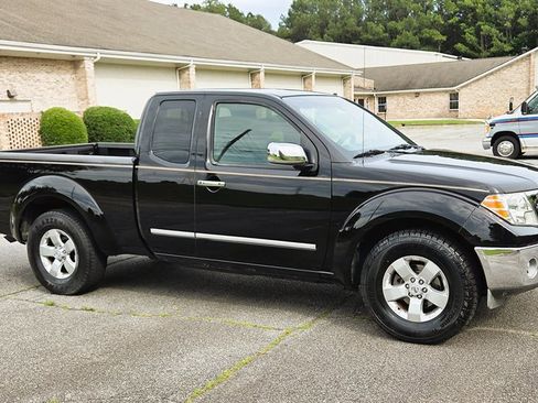 Used 2010 Nissan Frontier SE w/ SE Value Truck Pkg RWD image 17