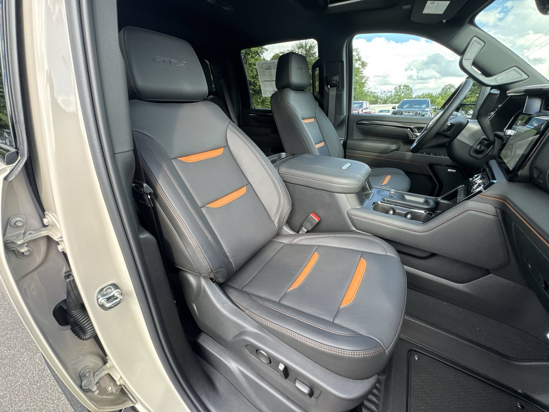 New 2026 GMC Sierra 2500 AT4 w/ AT4 Premium Plus Package AWD/4WD image 26