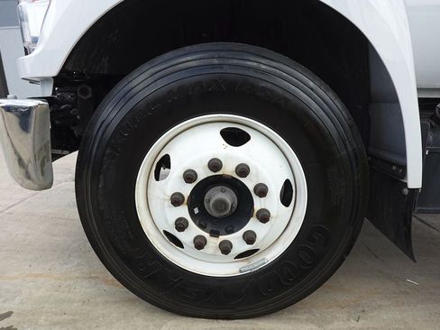 Used 2023 Ford F650 2WD Regular Cab Super Duty image 26