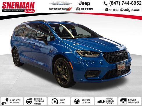 New 2026 Chrysler Pacifica Select w/ S Appearance Package image 1