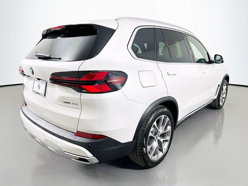 New 2026 BMW X5 sDrive40i w/ Premium Package image 5