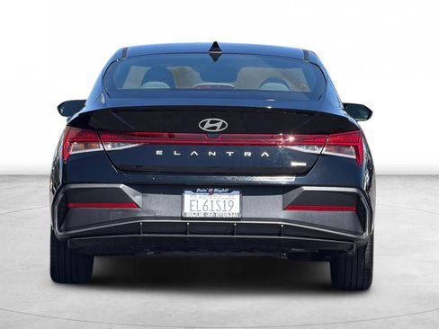 Certified 2025 Hyundai Elantra SEL FWD image 6