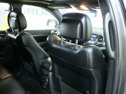 Used 2019 Jeep Grand Cherokee Limited image 10
