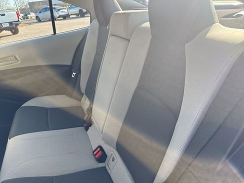 Used 2025 Toyota Corolla LE image 21