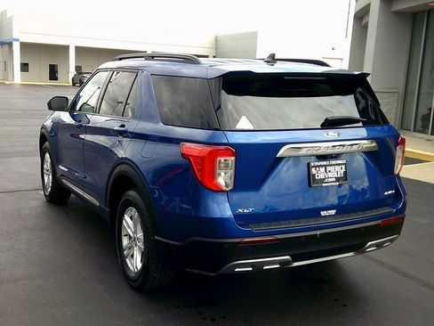 Used 2023 Ford Explorer XLT w/ Equipment Group 202A image 3