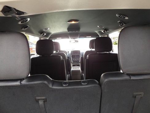 Used 2017 Dodge Grand Caravan SXT FWD image 26