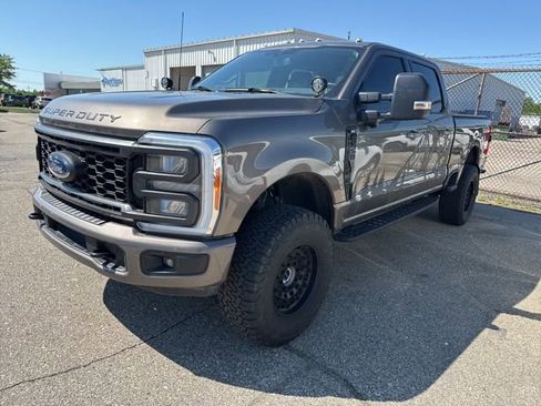 Used 2023 Ford F250 XLT w/ Tremor Off-Road Package AWD/4WD image 2