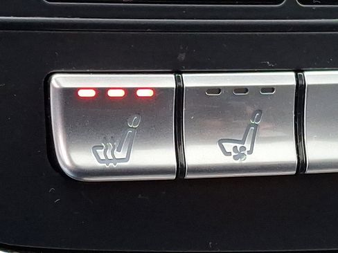 Used 2014 Mercedes-Benz GL 550 4MATIC image 24