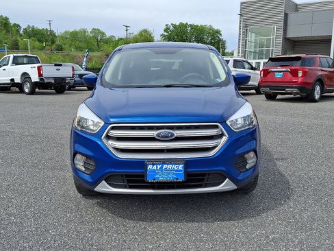 Used 2017 Ford Escape SE w/ SE Cold Weather Package AWD/4WD image 2