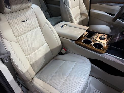 New 2025 Cadillac Escalade Sport Platinum w/ LPO, ONYX Package image 63