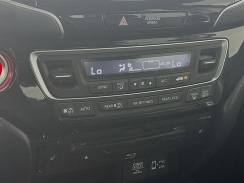 Certified 2020 Honda Pilot Touring image 16