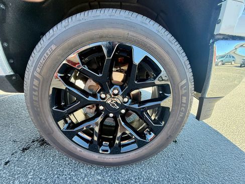 Used 2015 Chevrolet Silverado 1500 LT w/ LT Convenience Package image 16