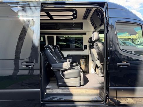 Used 2020 Mercedes-Benz Sprinter 2500 image 49