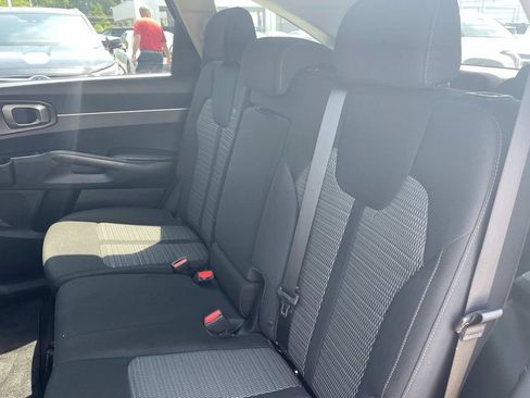 Used 2021 Kia Sorento LX FWD image 12