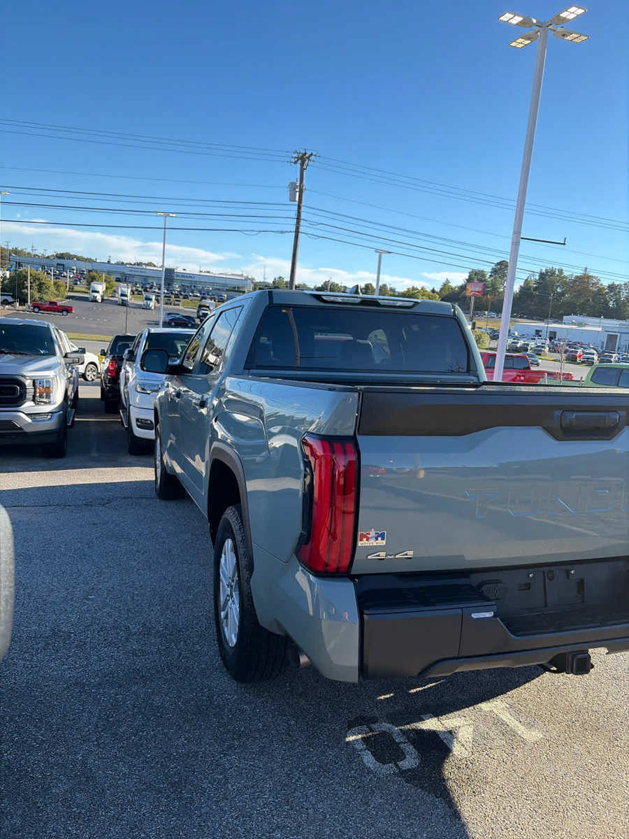 Used 2025 Toyota Tundra SR5 AWD/4WD image 14