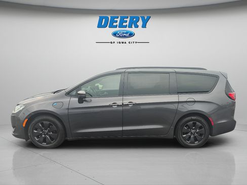 Used 2020 Chrysler Pacifica Limited w/ Advanced Safetytec Group FWD image 2