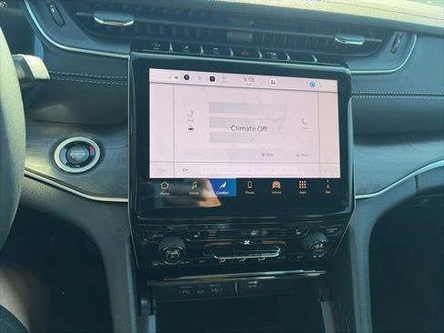 New 2025 Jeep Grand Cherokee Limited w/ Black Appearance Package image 13