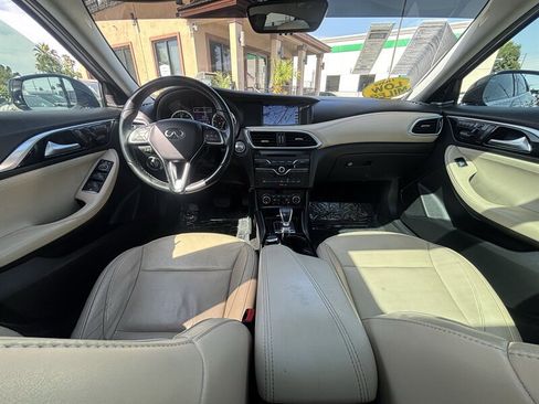 Used 2019 INFINITI QX30 w/ Cargo Package FWD image 22