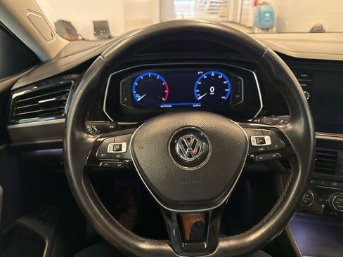 Used 2019 Volkswagen Jetta SEL Premium image 19