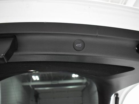 Used 2022 Tesla Model Y Performance image 32