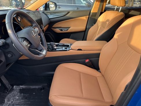 Used 2025 Lexus NX 350 350 Premium image 3