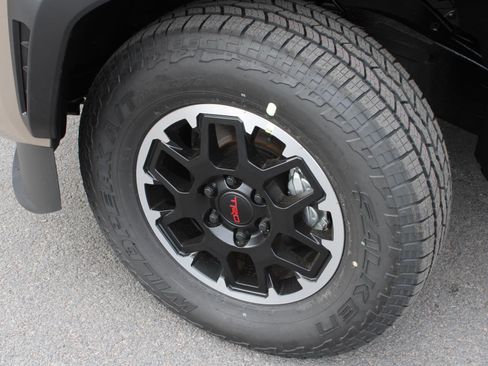 New 2026 Toyota Tacoma TRD Off-Road AWD/4WD image 8