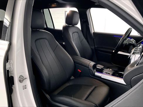 Used 2023 Mercedes-Benz GLB 250 4MATIC image 7