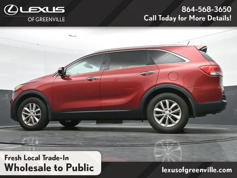 Used 2017 Kia Sorento FWD image 15
