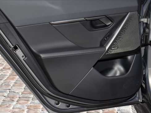 Used 2024 BMW 530i image 12